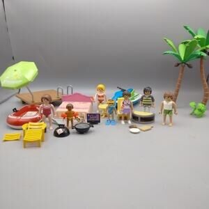 PLAYMOBIL City Life Luxury Beach House Playset Doll House 5636 With Extras